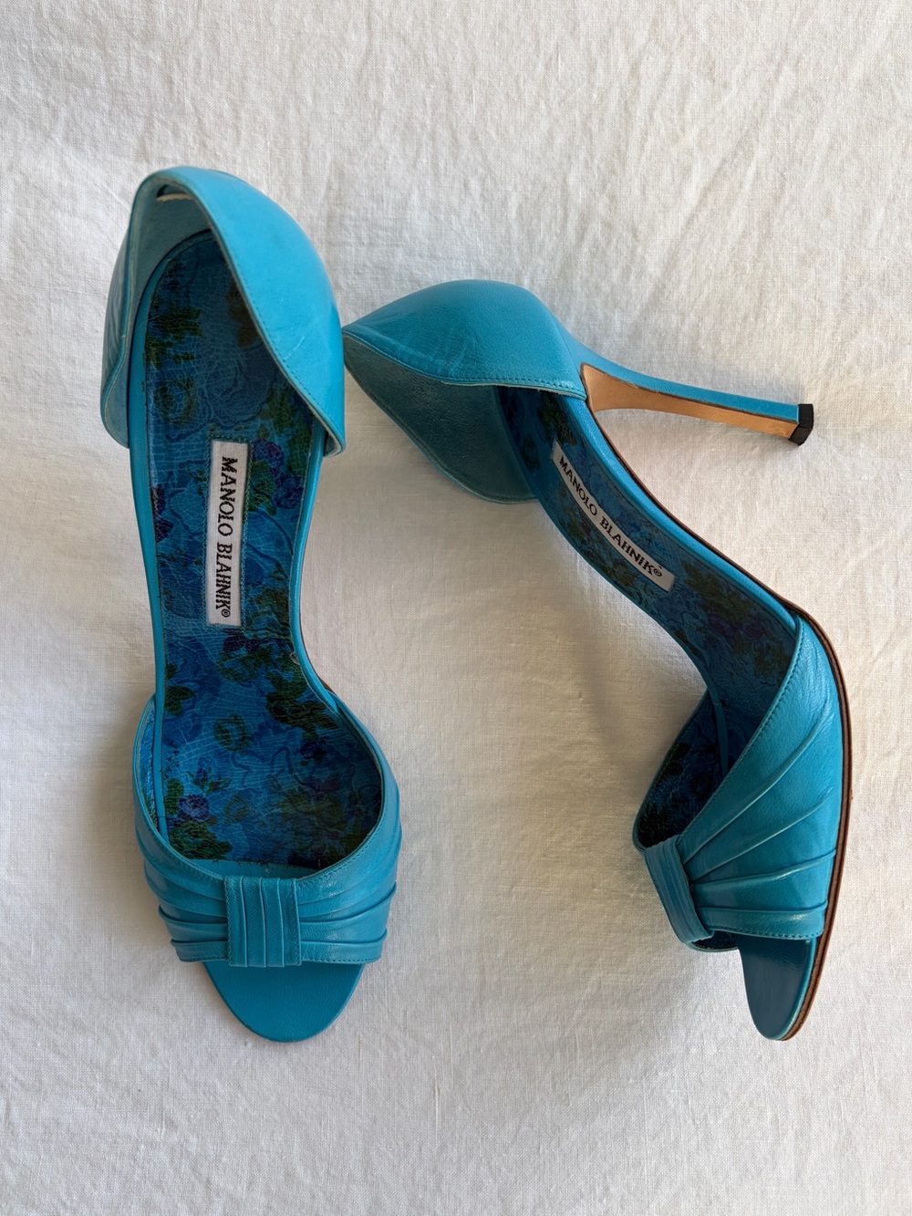 Vintage Manolo Blahnik Ruched Peep Toe Heels Turquoise Aquamarine Blue